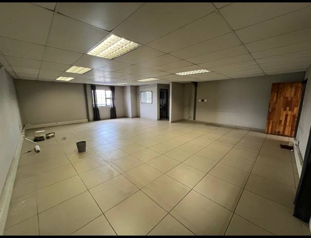 461M² WAREHOUSE TO LET IN STRIJDOMPARK